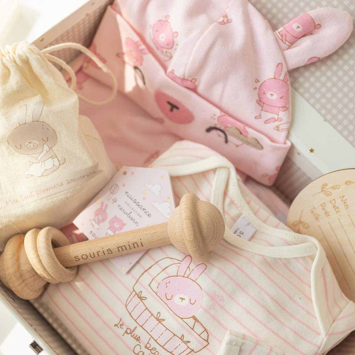 Coffret cadeau rose et crème « Le Classique » (8 pièces), naissance - Image 14